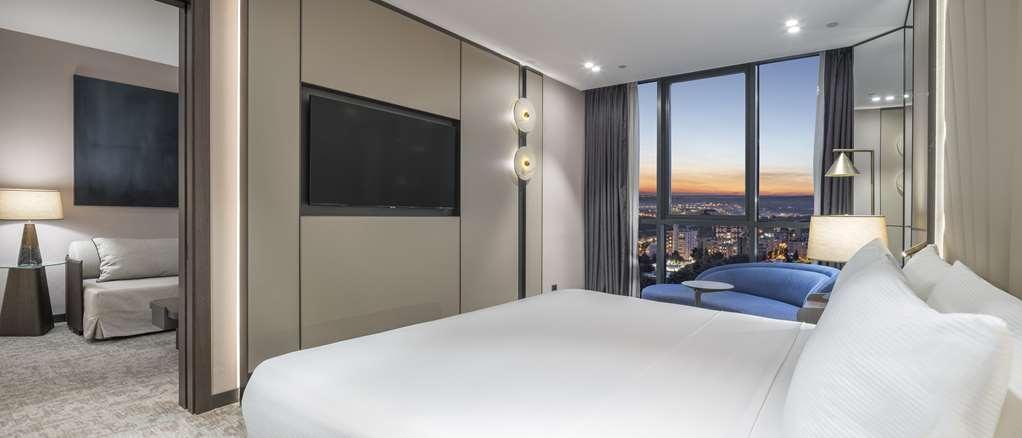 Готель Doubletree By Hilton Шанлиурфа Номер фото